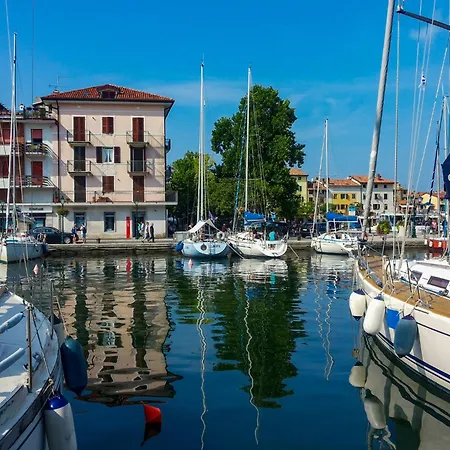 Near In 55154 Daire Bibione
